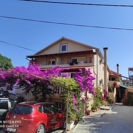 Apartments Iva Pakostane Exterior photo