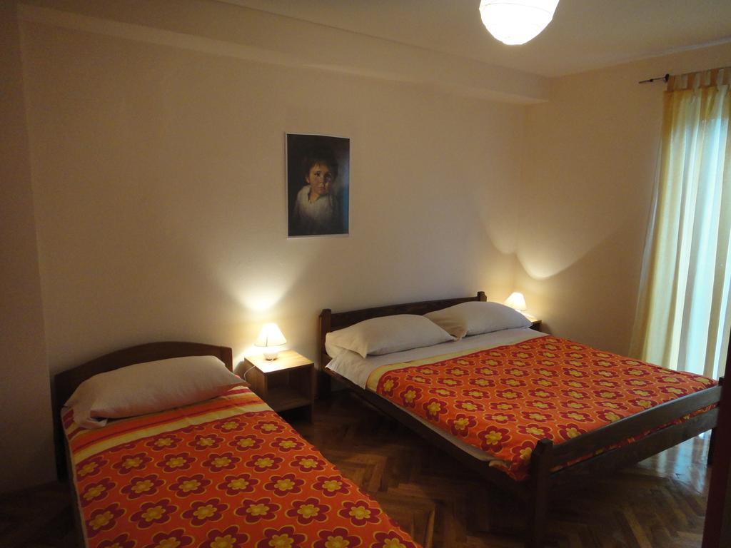 Apartments Iva Pakostane Exterior photo